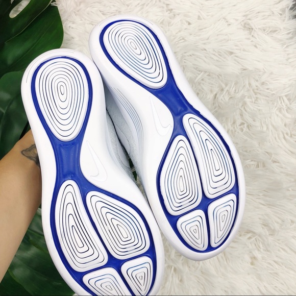 Women’s Nike Lunarepic Low Flyknit - Picture 4 of 5